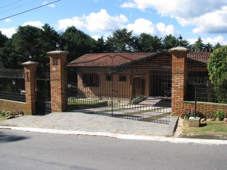 #1374 - Casa para Venda em Campos do Jordão - SP